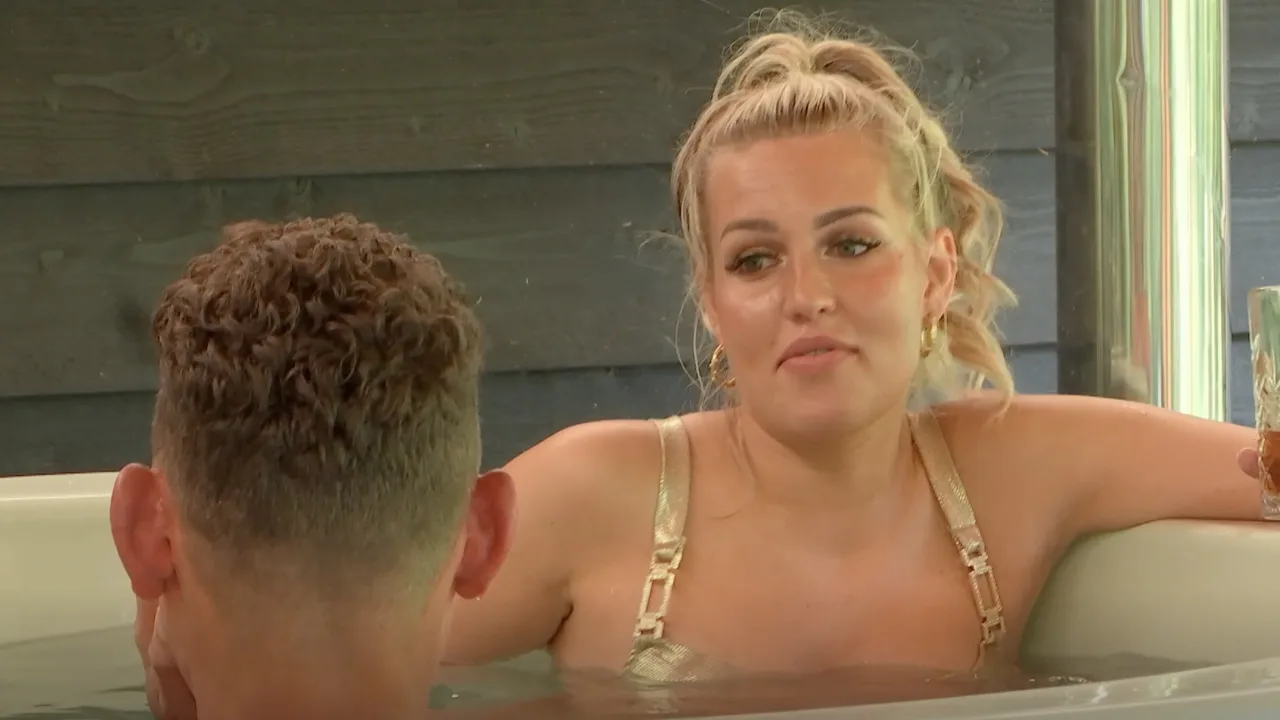 Hoeveel volgers heeft LLDL-deelneemster Charissa? '8.000 of 80.000, ik zit bijna op de 1K'