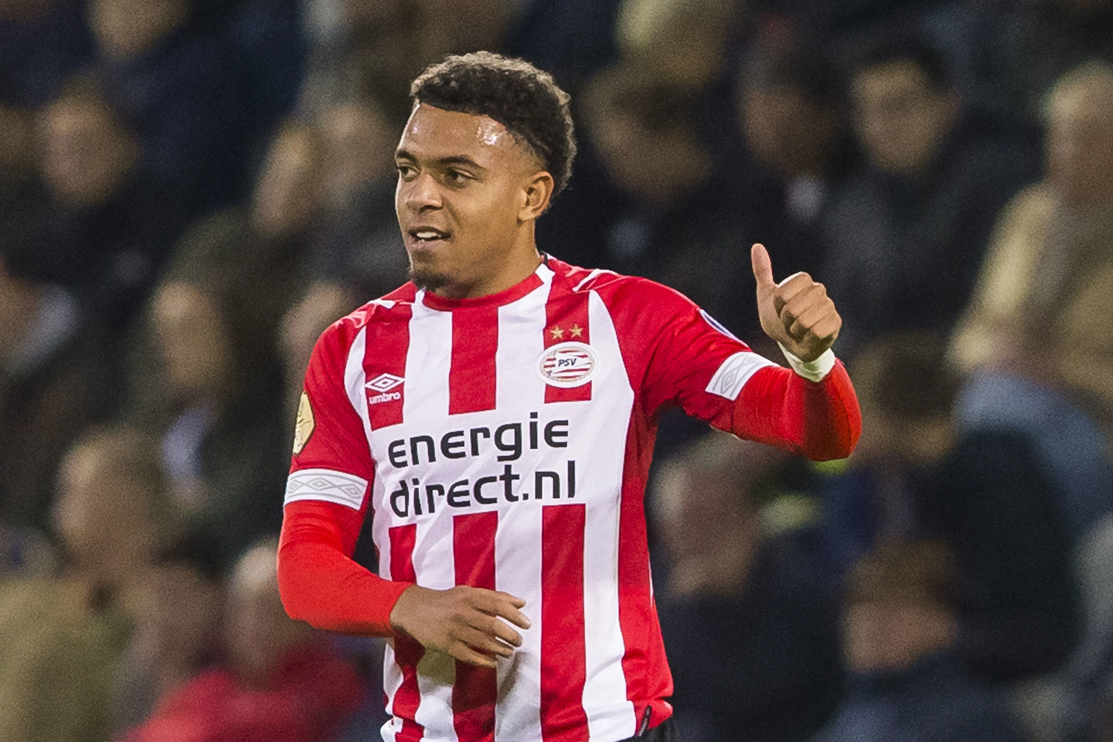 Shirt Malen levert na 5 treffers tegen Vitesse 1500 euro op