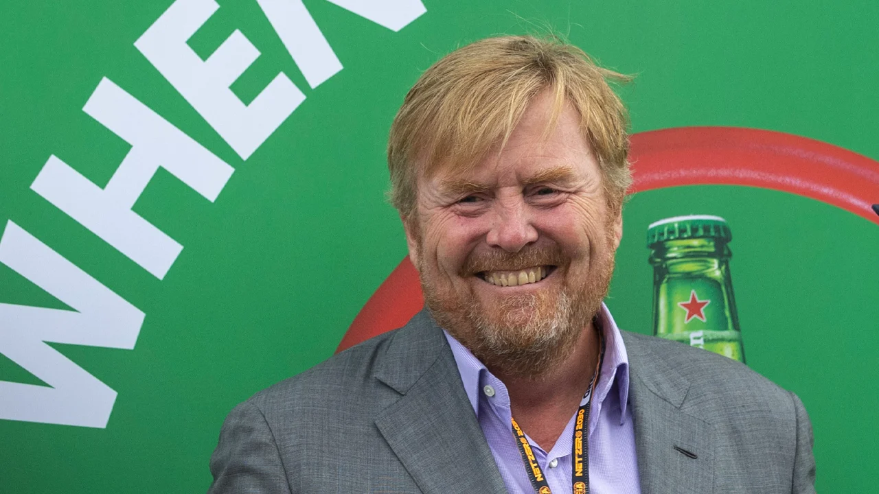 Koning Willem-Alexander fotobomt Hollywood-ster in Zandvoort