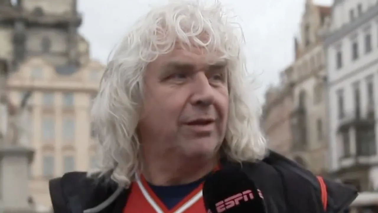 Optimistische Ajax-fan is vol vertrouwen: 'We worden nog kampioen ook!'