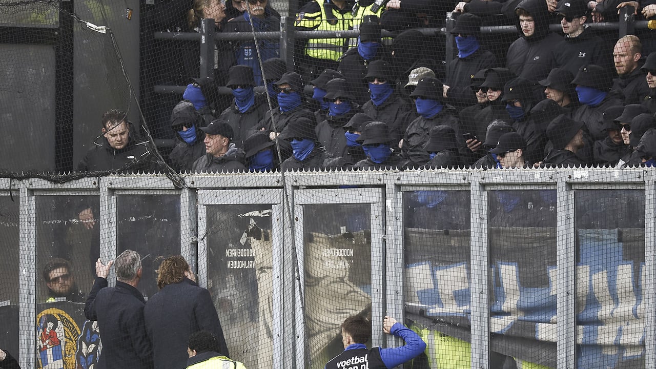 IJsselderby Go Ahead Eagles - PEC Zwolle uitgesteld wegens gezichtsbedekking in uitvak