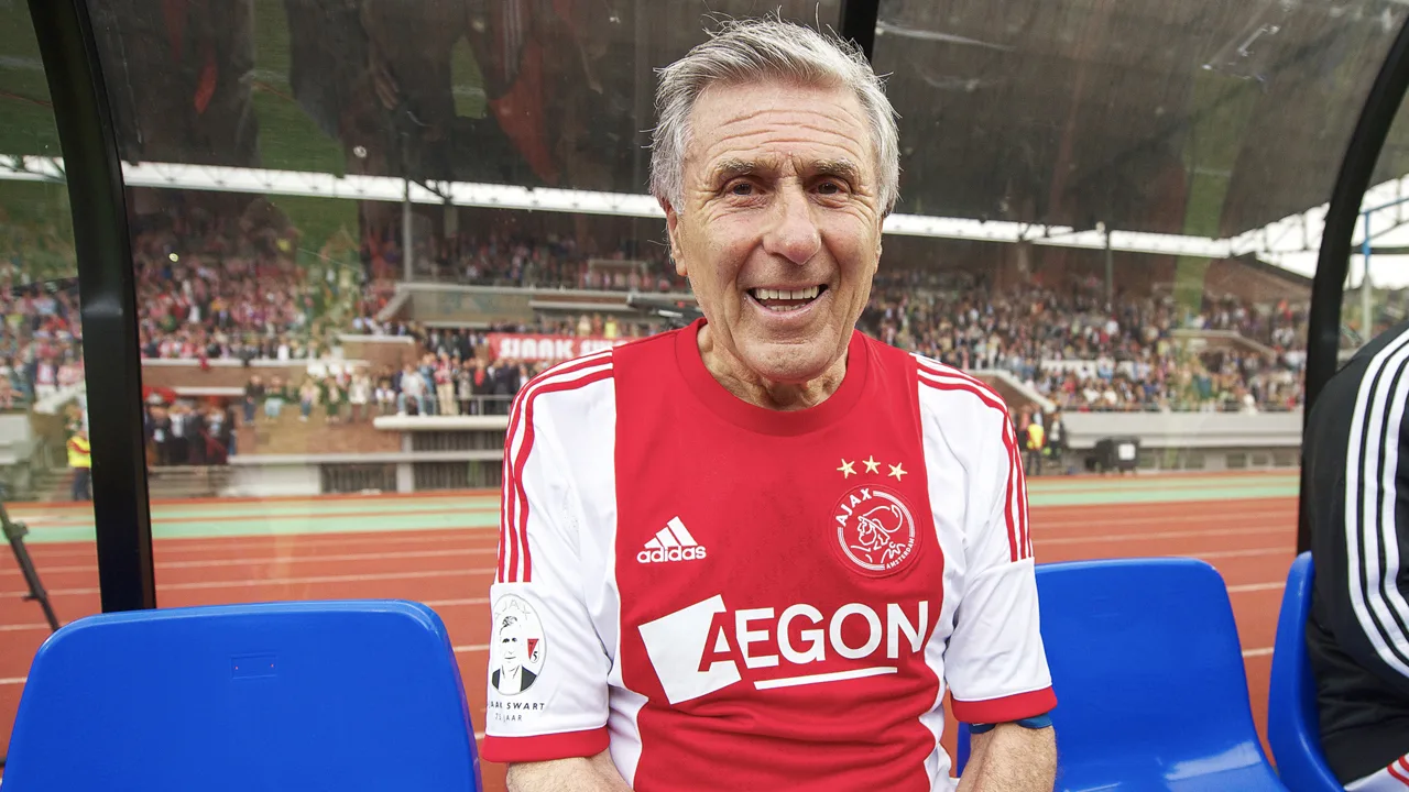 Sjaak Swart kondigt terugkeer bij Ajax aan