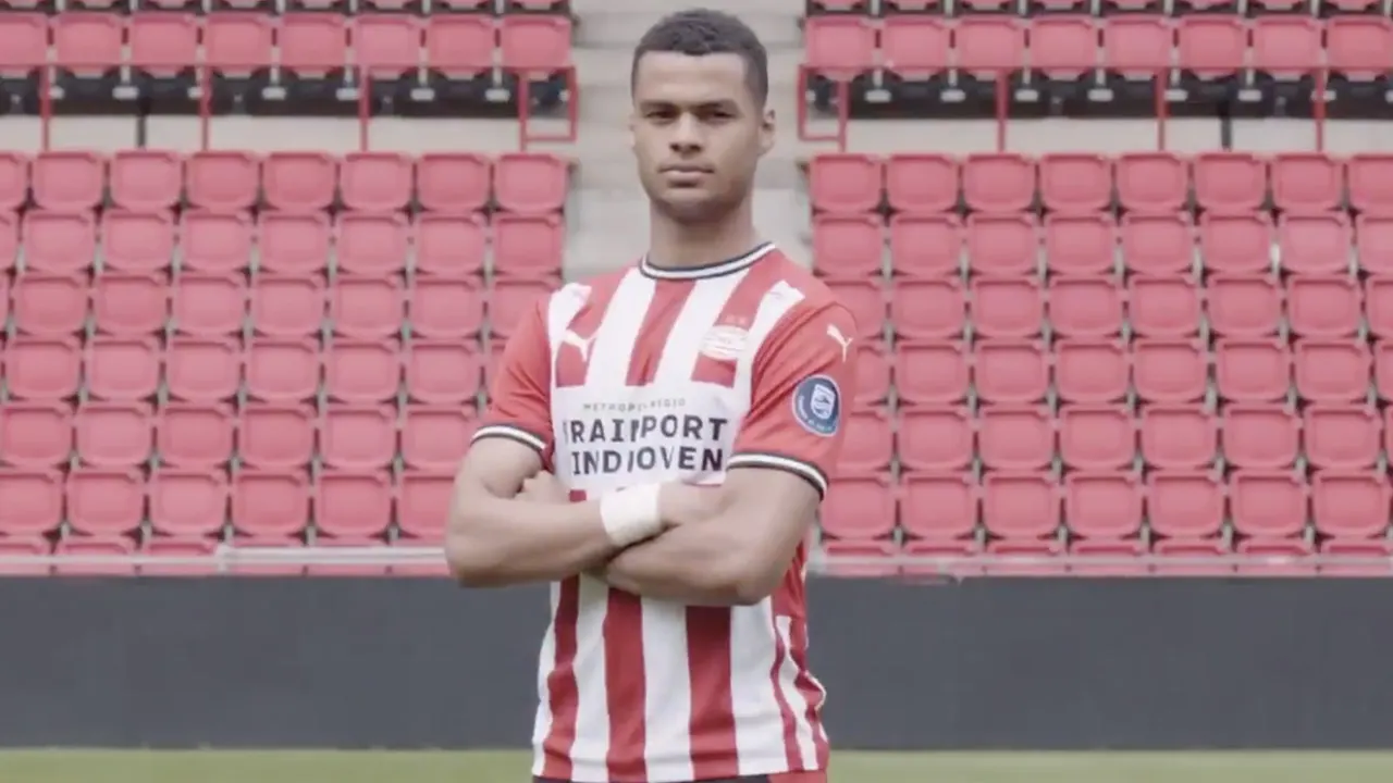 PSV presenteert nieuw thuistenue voor aankomend seizoen