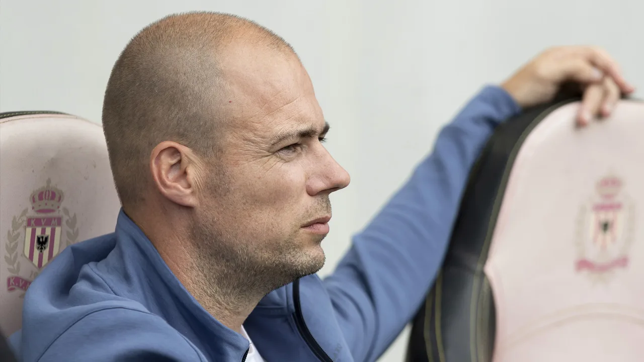 Danny Buijs ontslagen als trainer van KV Mechelen