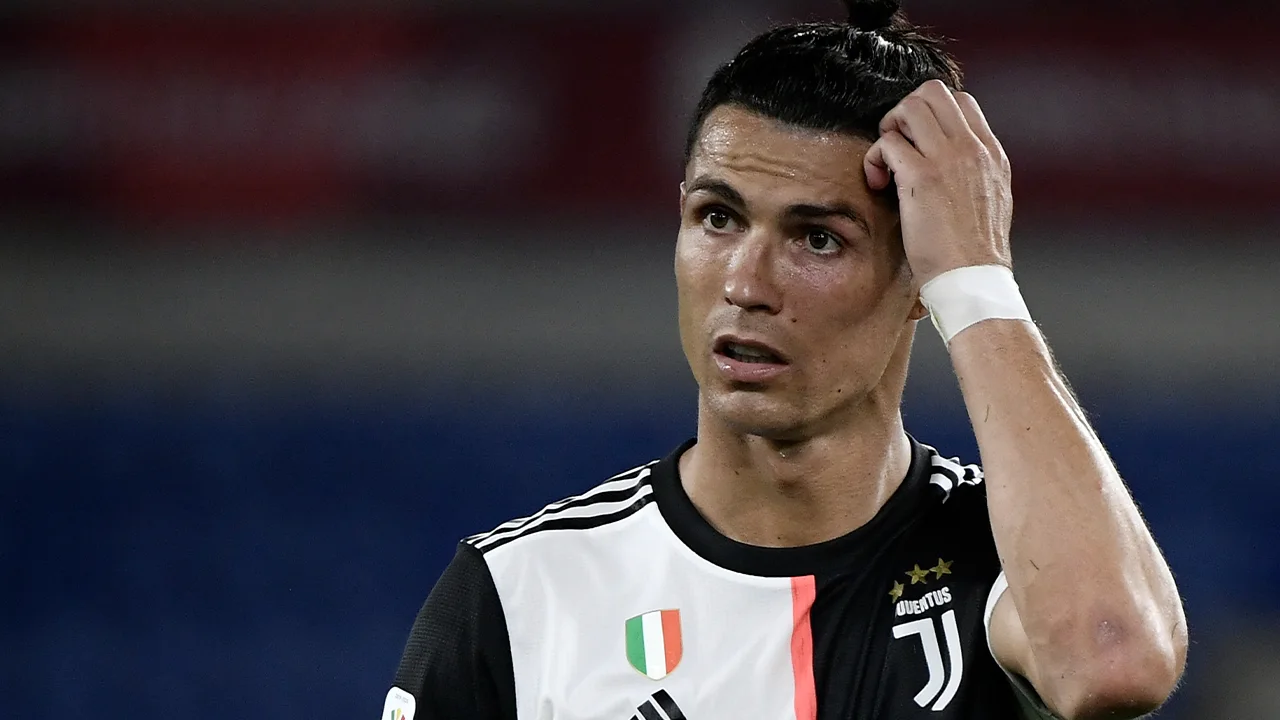 Ronaldo-ijs in Napels: 'Maar alleen beschikbaar met hoorntje wegens gebrek aan 'bekers'
