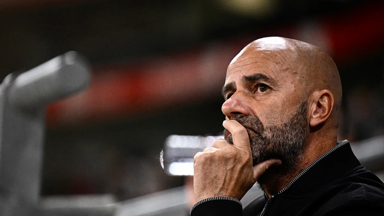 'Peter Bosz is bestbetaalde trainer in de geschiedenis van PSV'