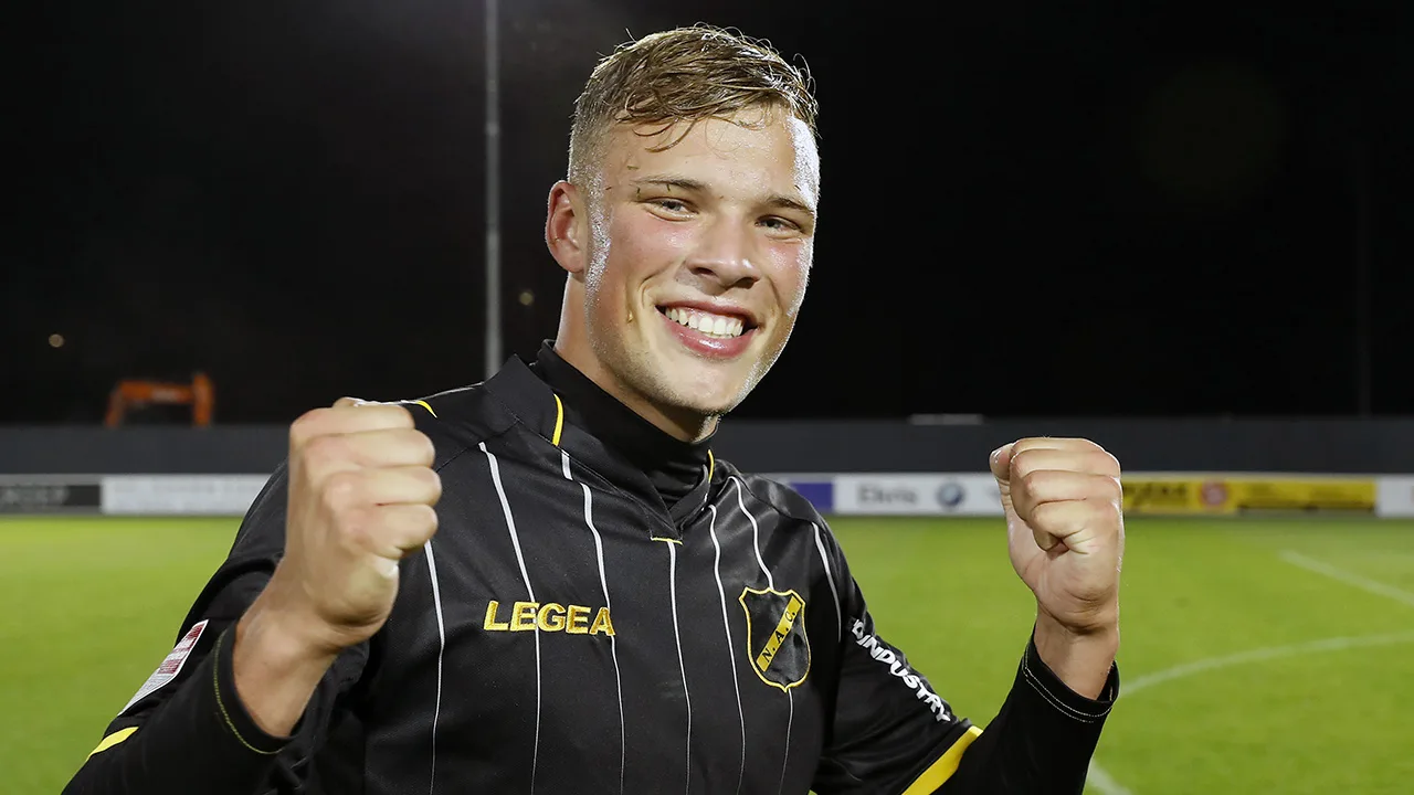 NAC Breda bevestigt de terugkeer van Sydney van Hooijdonk