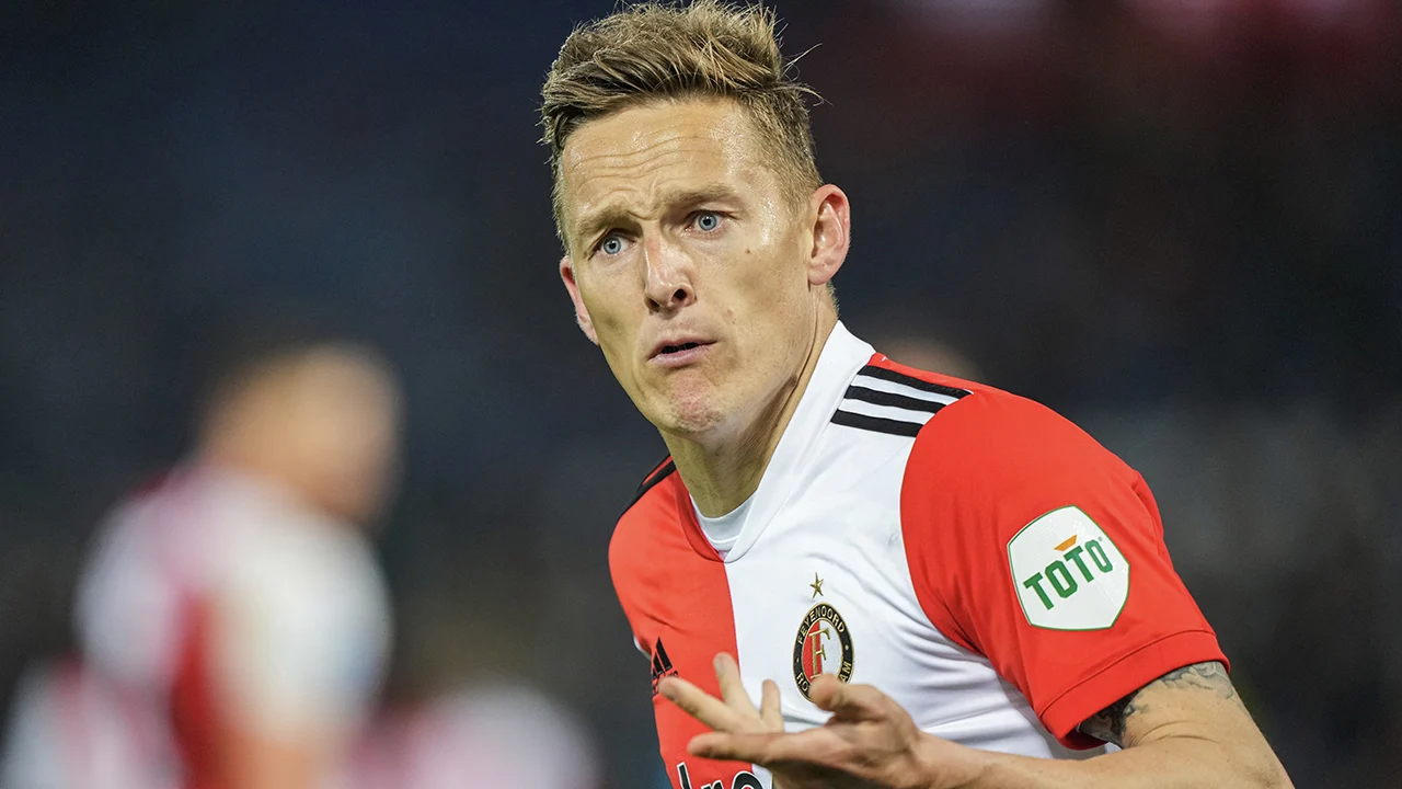 ZIEN: Toornstra reageert geniaal op gelekt gesprek uit groepsapp Feyenoord