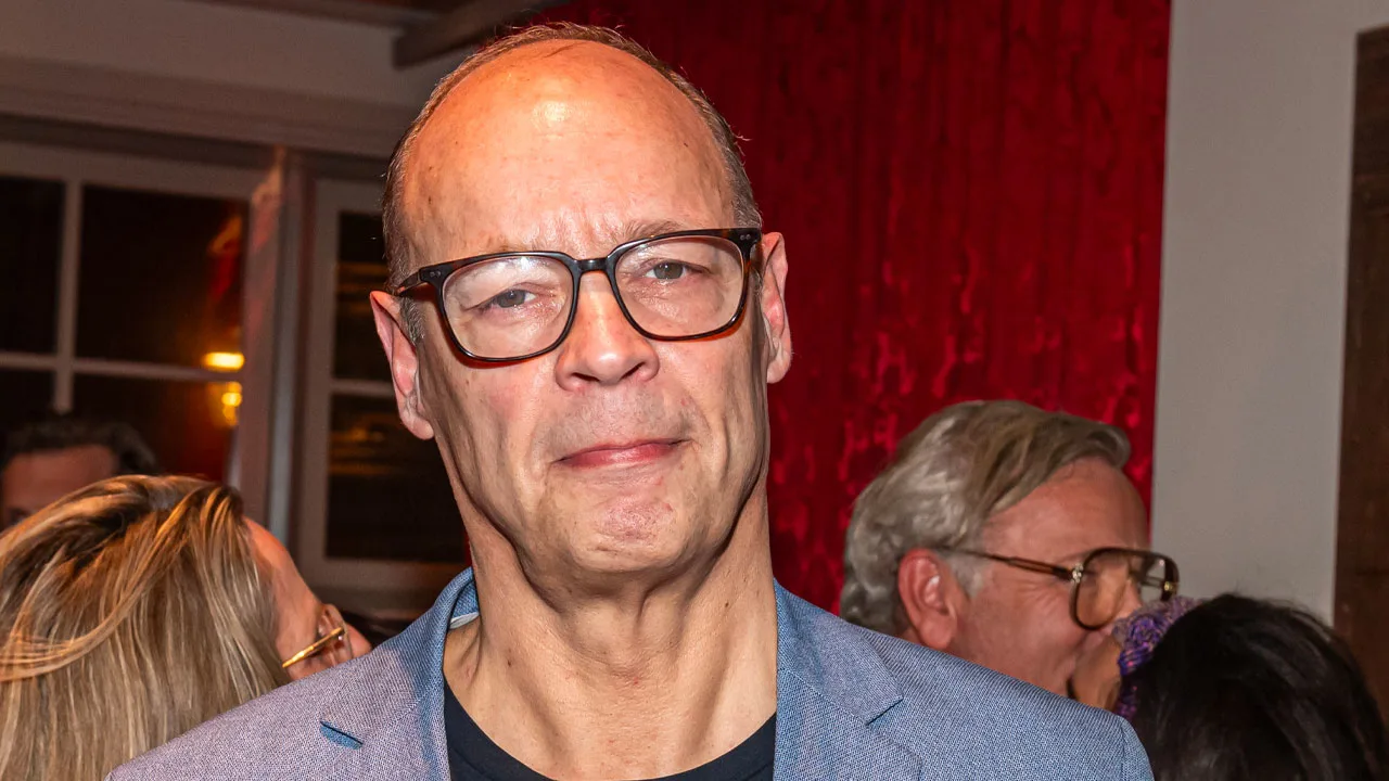 Directeurtje denkt aan eigen biografie: 'Maar dan niet te dik en met grote letters'