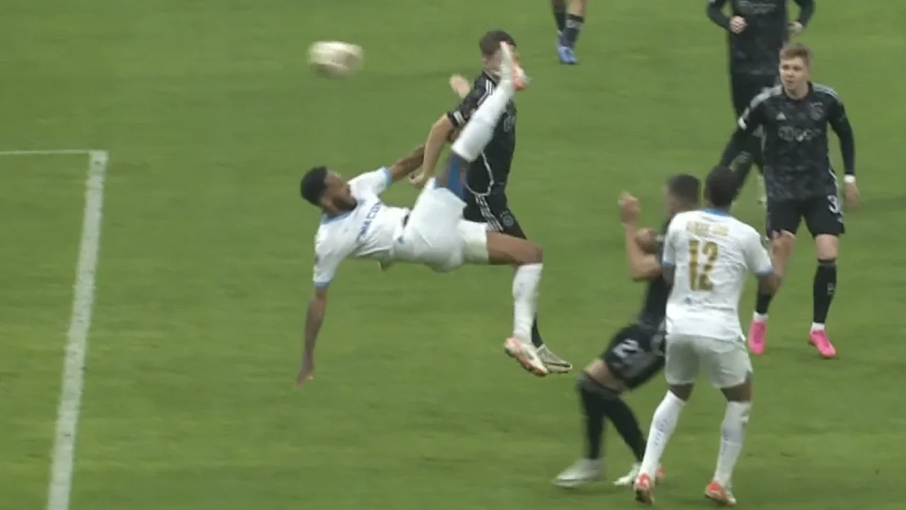 VIDEOGOAL: Olympique Marseille - Ajax 3-2 (Aubameyang)