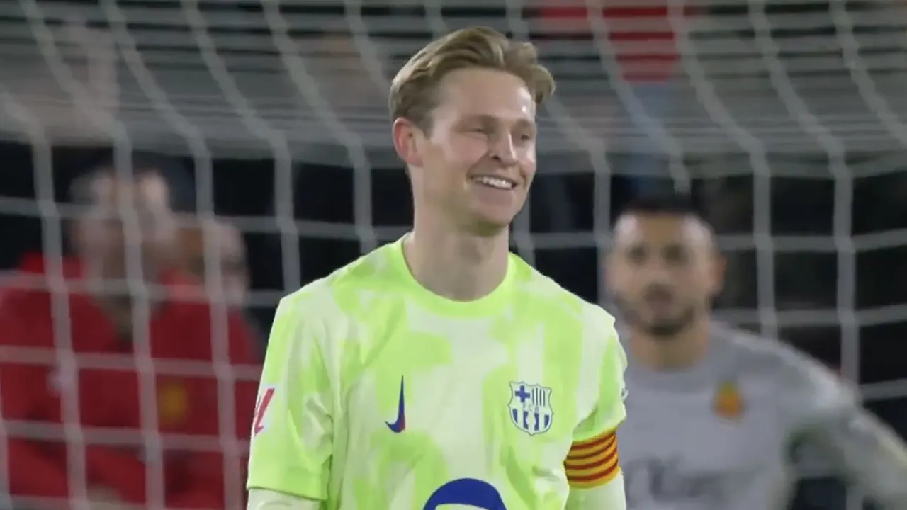 Video: Frenkie de Jong helpt FC Barcelona met doelpunt en assist aan ruime zege