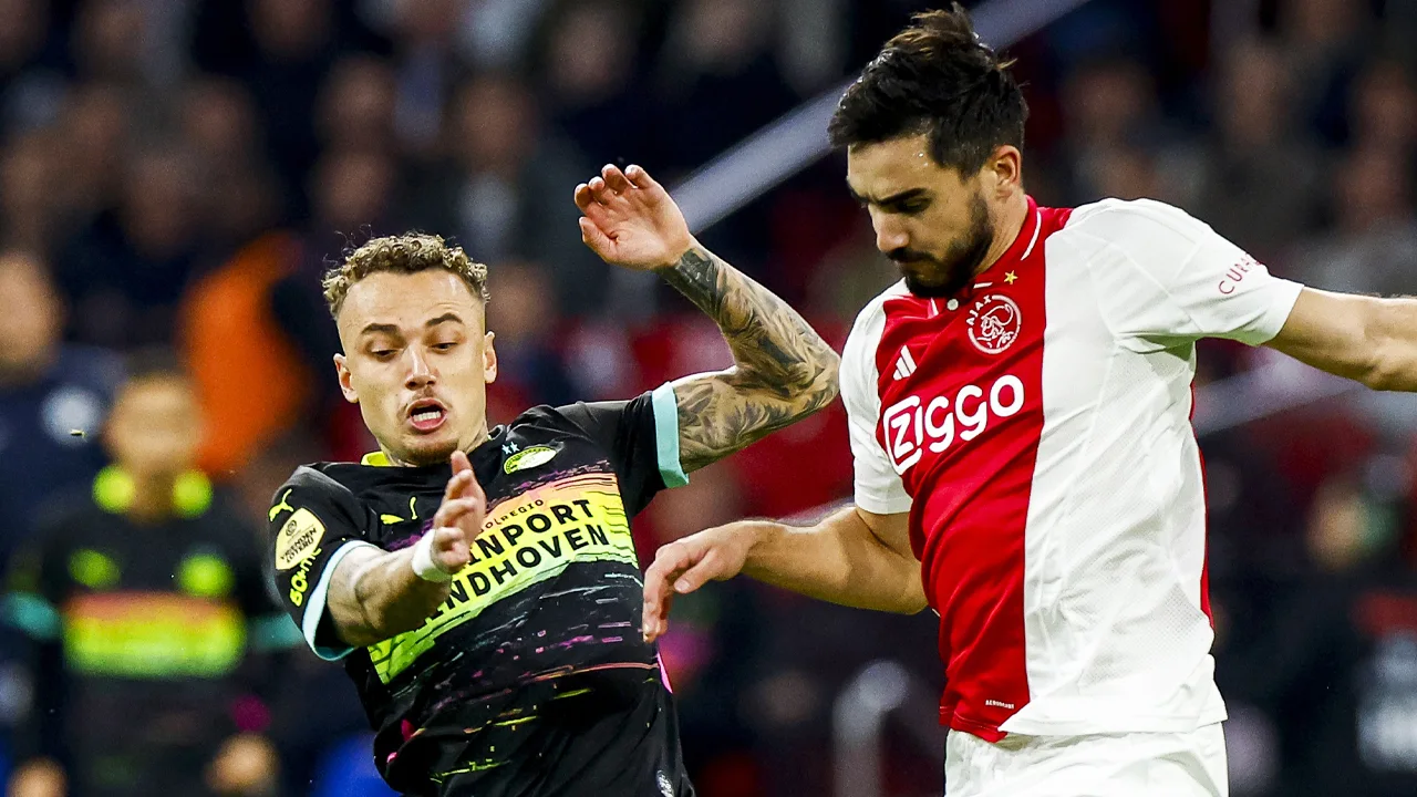 Dit zijn de kampioenskansen van Ajax en PSV na de topper op zondag