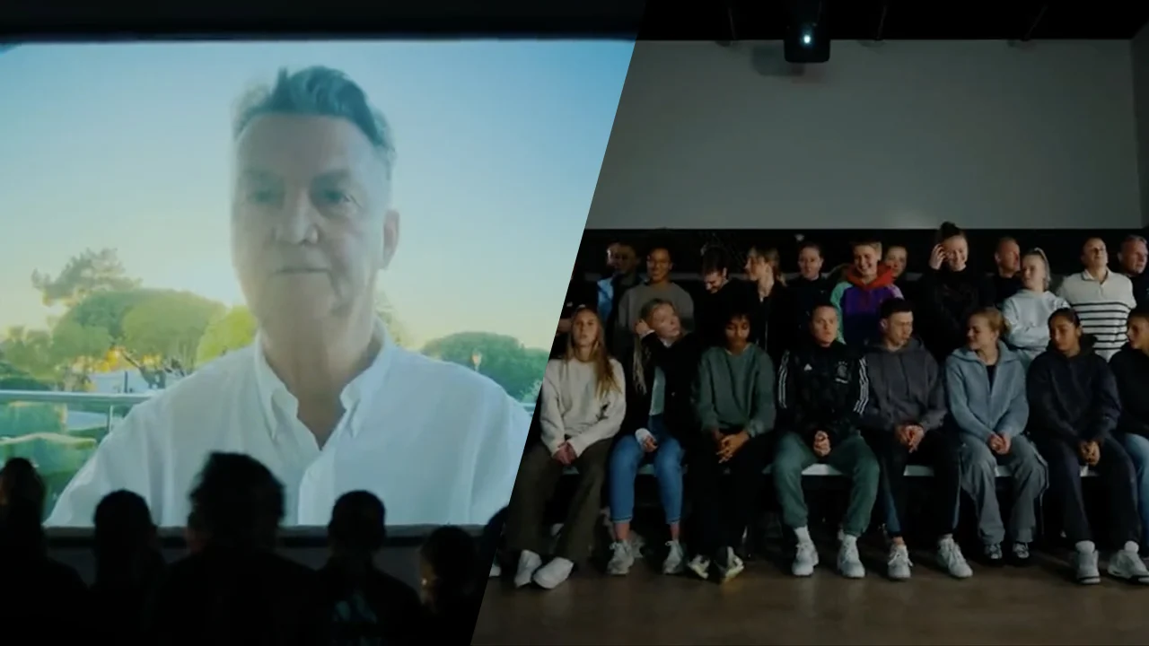 Video: Van Gaal wenst Ajax-vrouwen succes met CL-debuut: 'Uit het zonovergoten Portugal...'