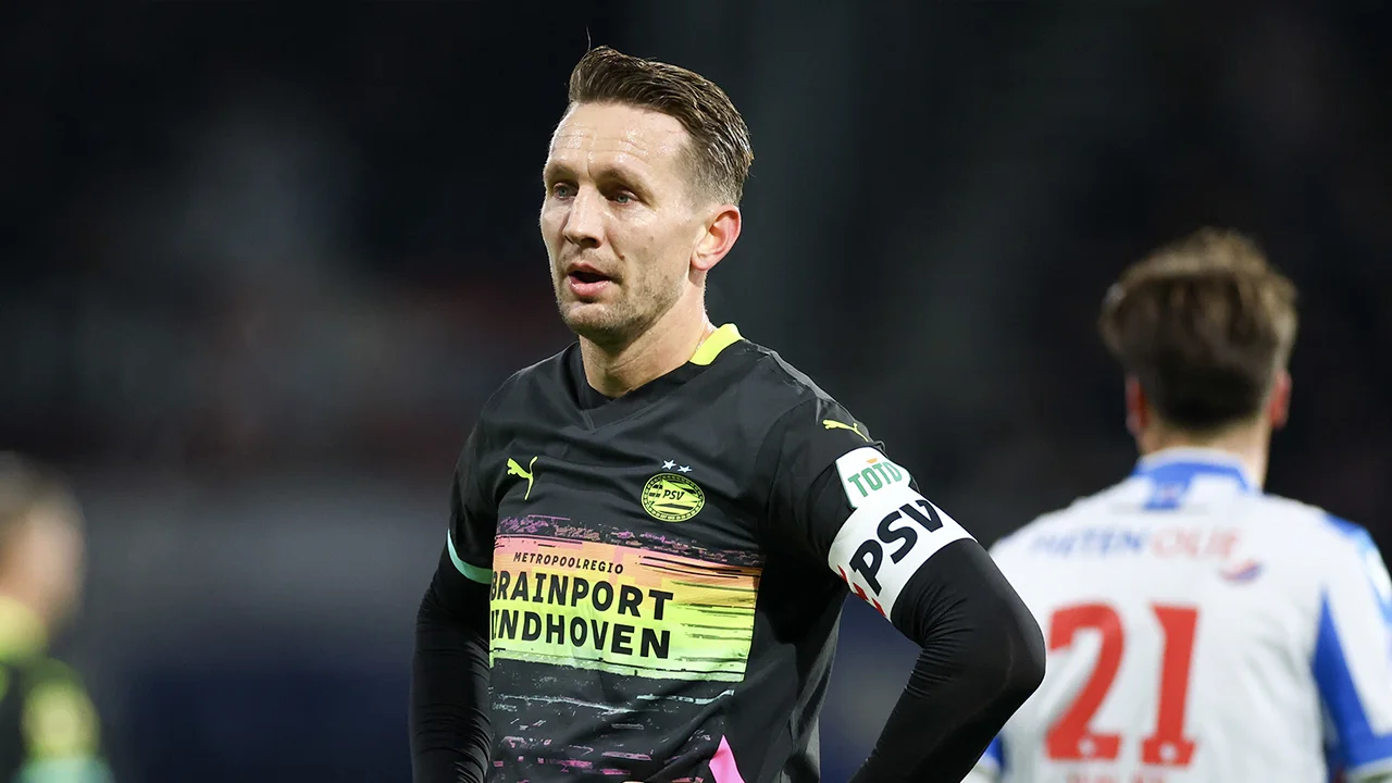 Sc Heerenveen bezorgt koploper PSV tweede nederlaag in Eredivisie