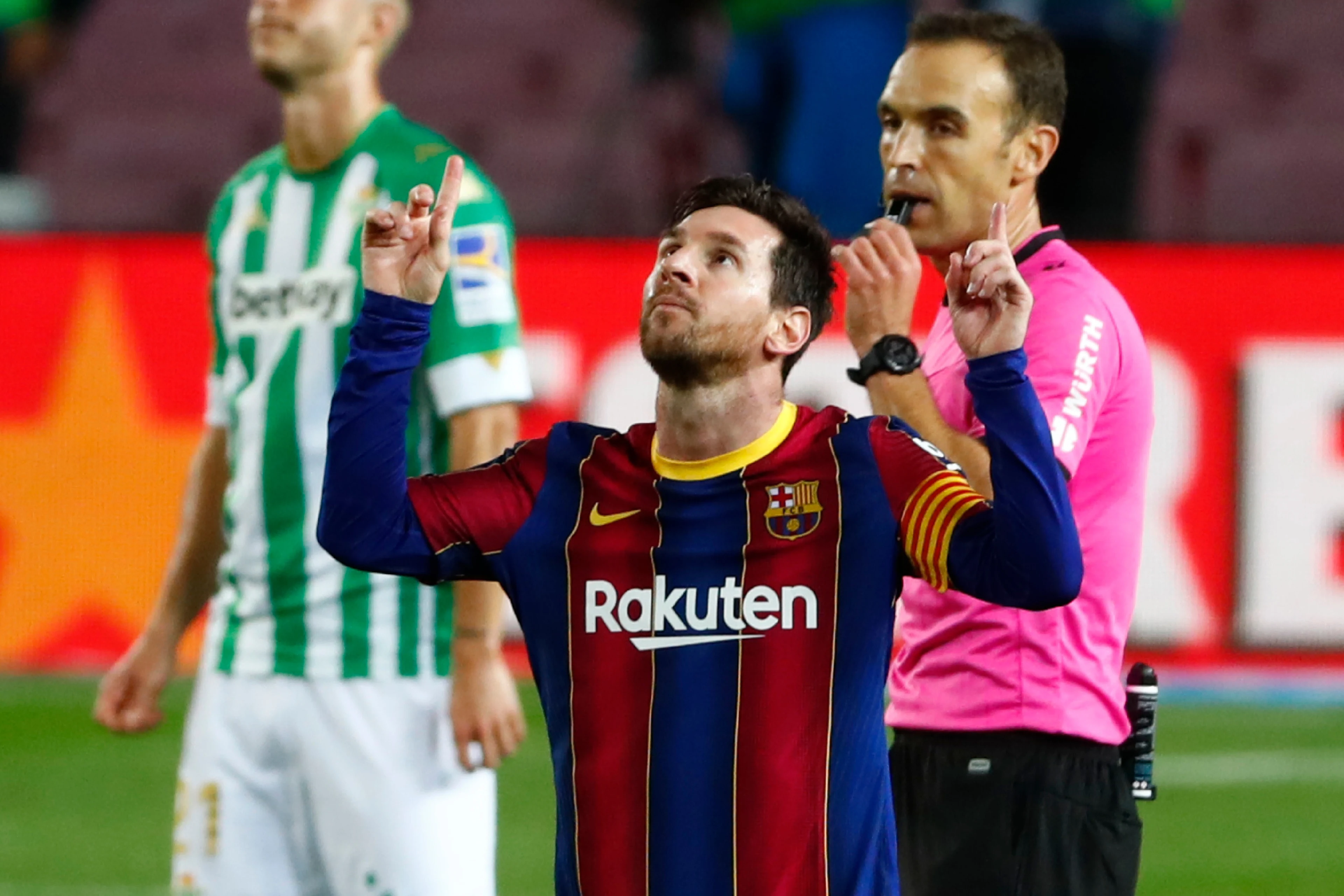 Messi leidt Barcelona als invaller met goals naar 5-2 overwinning