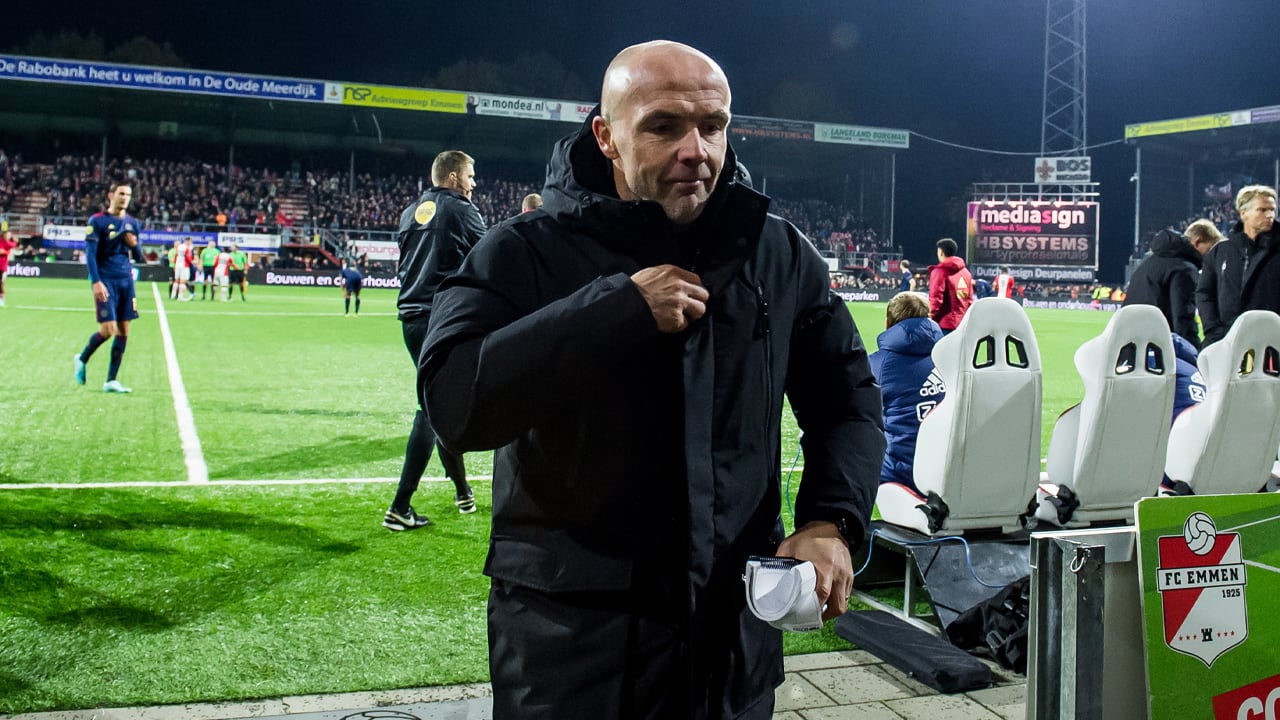 Schreuder gaat ervan uit in januari nog trainer van Ajax te zijn