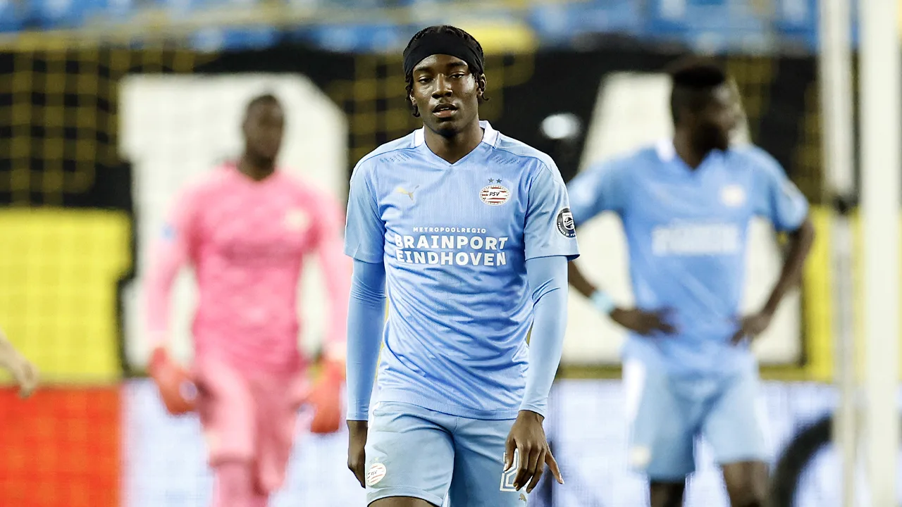 Gehavend PSV onderuit tegen Vitesse