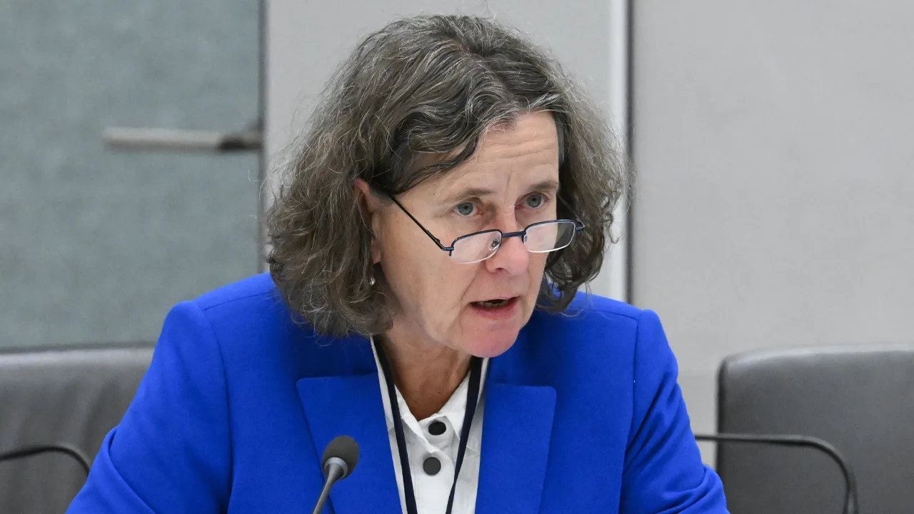 Marjolein Faber moet van Tweede Kamer afzien van 'terugkeerborden' bij asielzoekerscentra