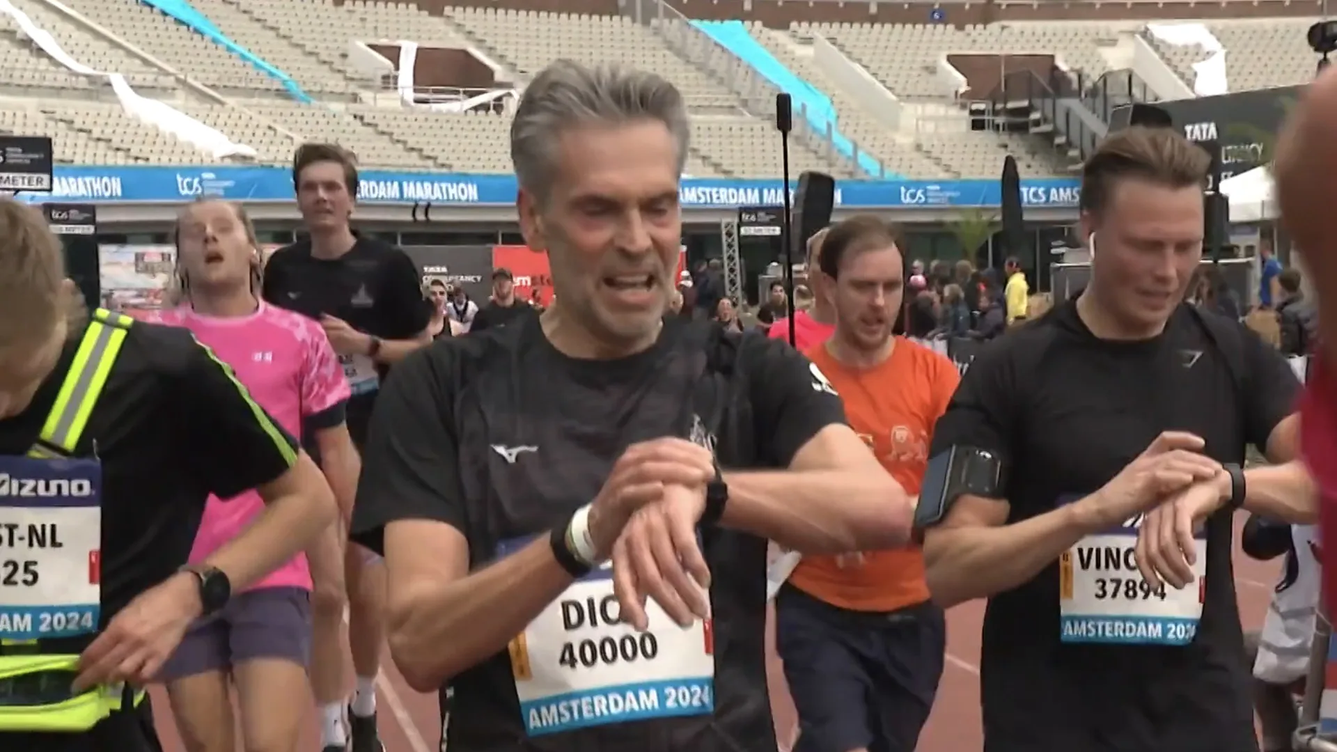 Premier Dick Schoof deed onder schuilnaam ‘Peter Jansen’ mee aan marathon van Amsterdam