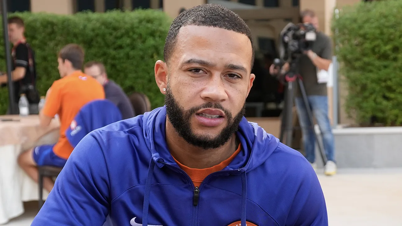 Memphis zorgt voor onrust met uitspraak over teamgenoot: ﻿'Dat vindt Van Gaal niet leuk'﻿