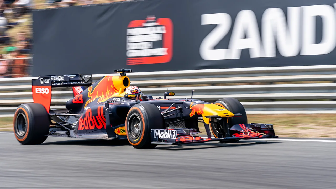 'Eredivisieduels mogelijk verplaatst voor Formule 1 in Zandvoort'