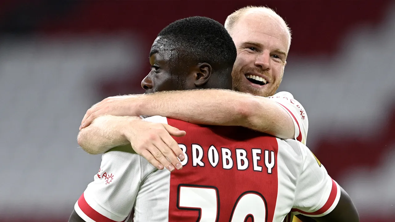Brobbey goud waard voor Ajax met goal en assist 