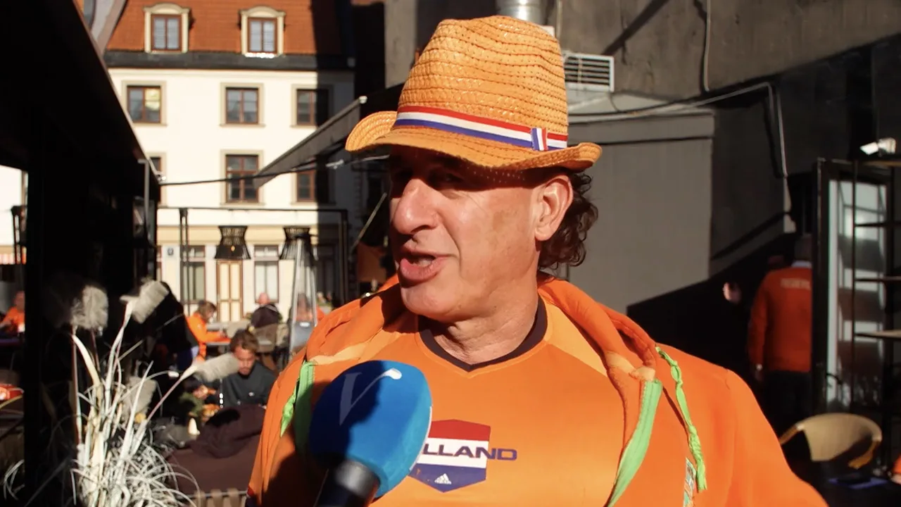 'Tietenman' door twintig agenten weggestuurd in Qatar: 'Moest ook nog mijn borsten afdoen'﻿