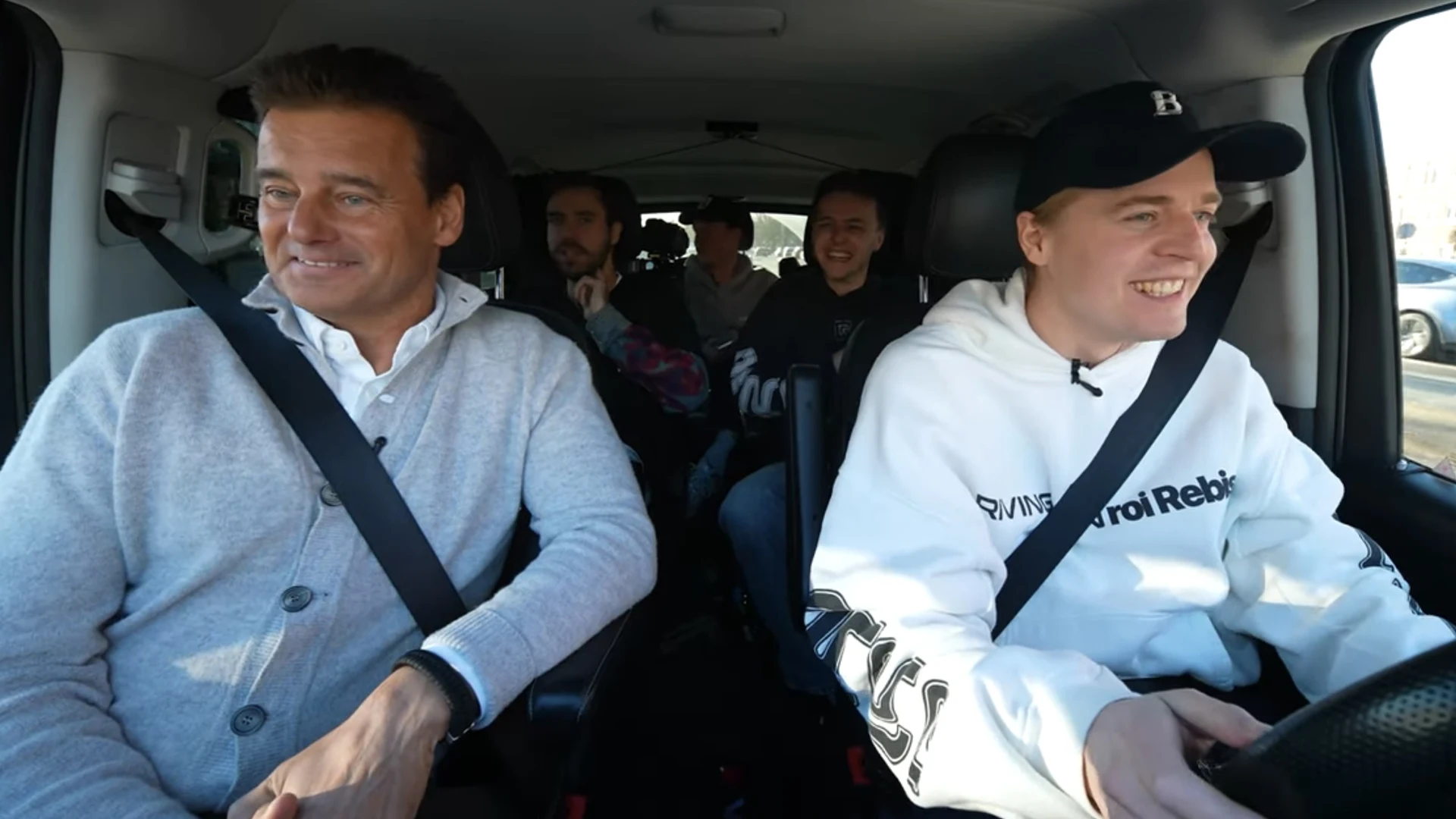 Wilfred Genee duikt op in video van Bankzitters en mag bepalen hoe hun dag eruitziet