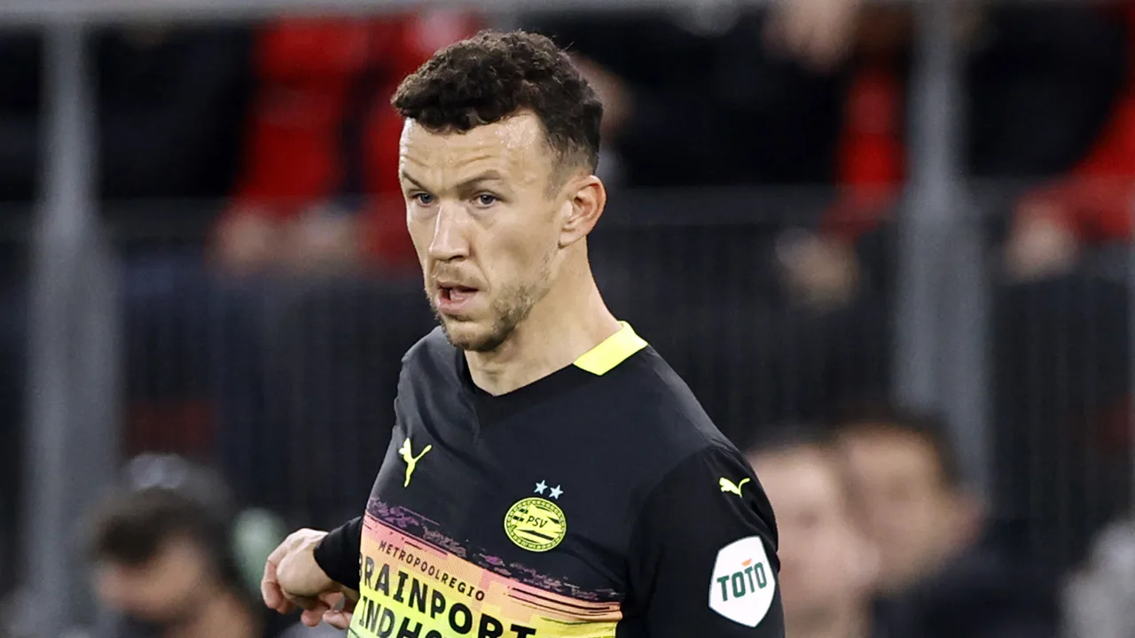 PSV begint met Perišić aan topper tegen Ajax