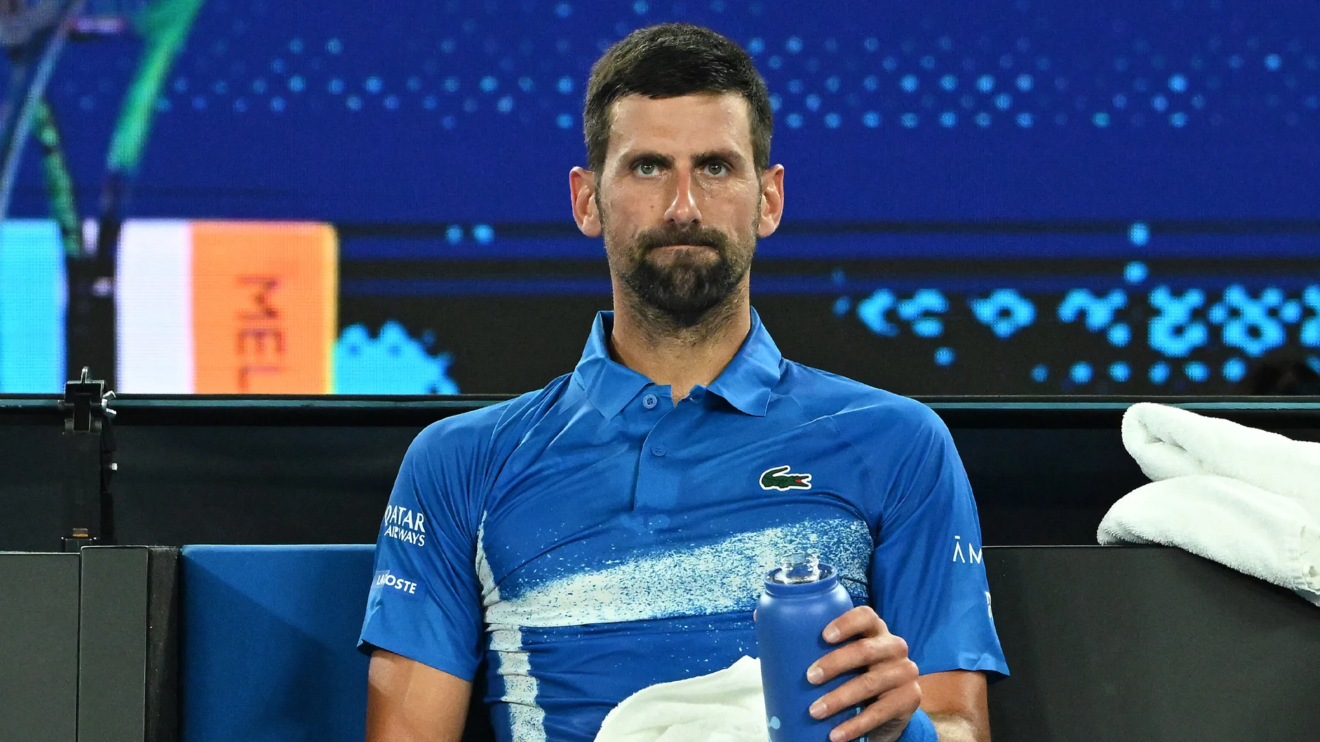 Djokovic zegt te zijn vergiftigd tijdens detentie in Melbourne in 2022