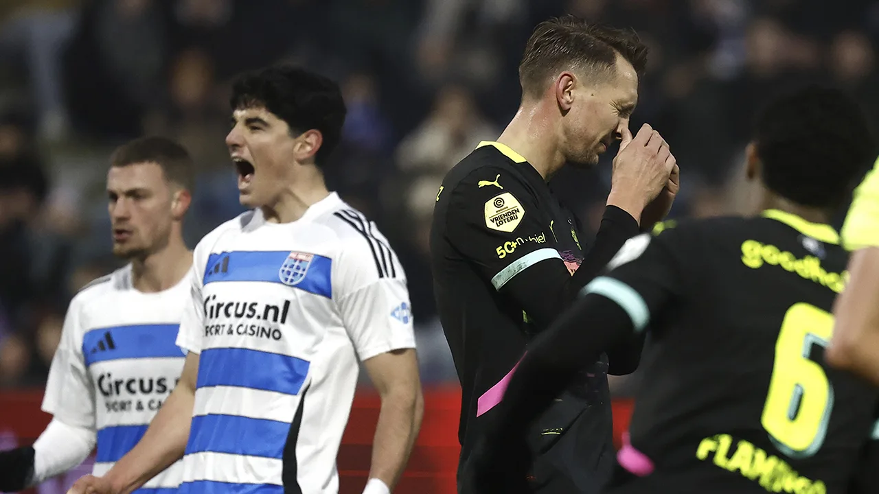Koploper PSV lijdt eerste nederlaag van 2025 op bezoek bij PEC Zwolle 