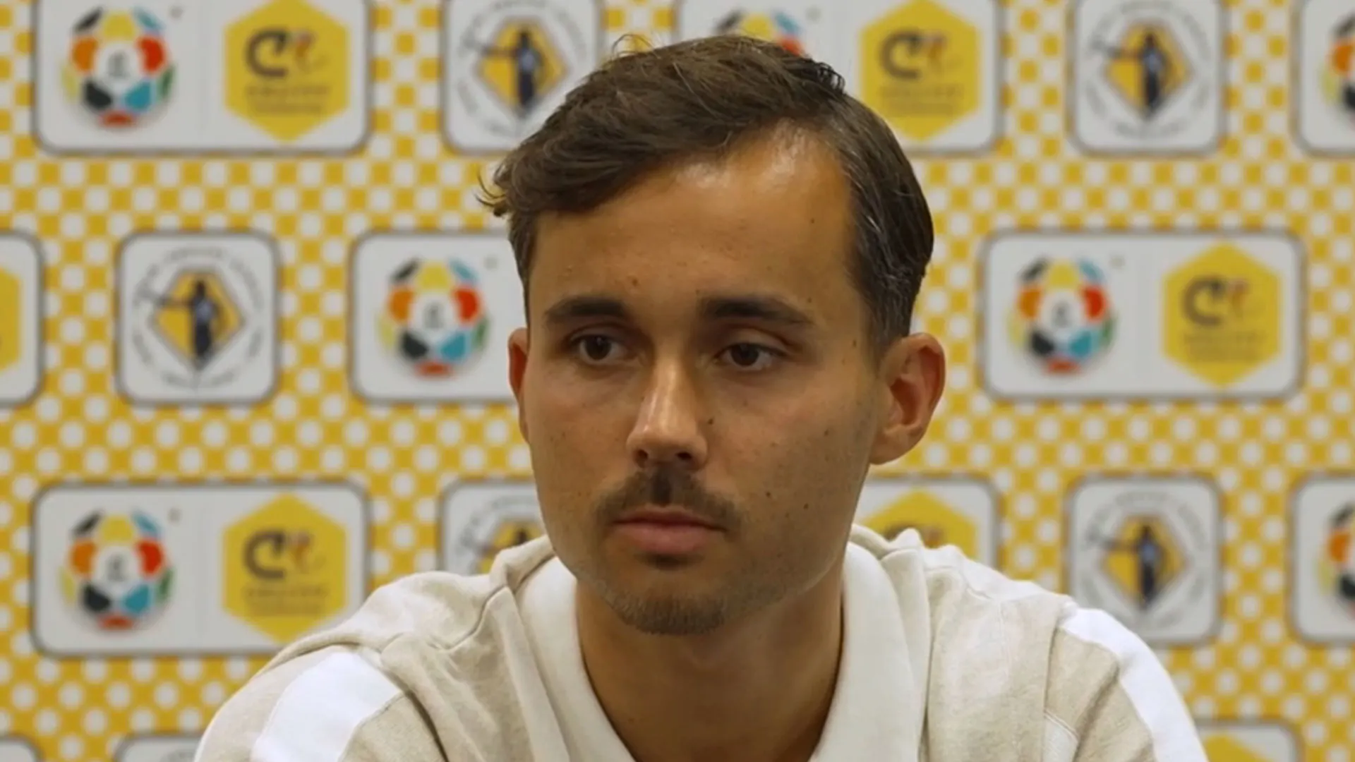 Go Ahead Eagles-speler Deijl over rivaliteit in het voetbal: 'Moet er niet aan denken dat Zwolle verdwijnt'