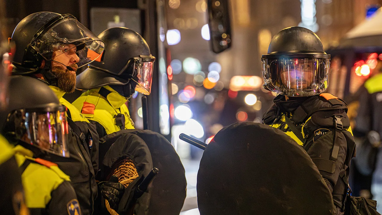 OM eist 6 maanden cel tegen eerste verdachte van geweld rond Ajax - Maccabi Tel Aviv
