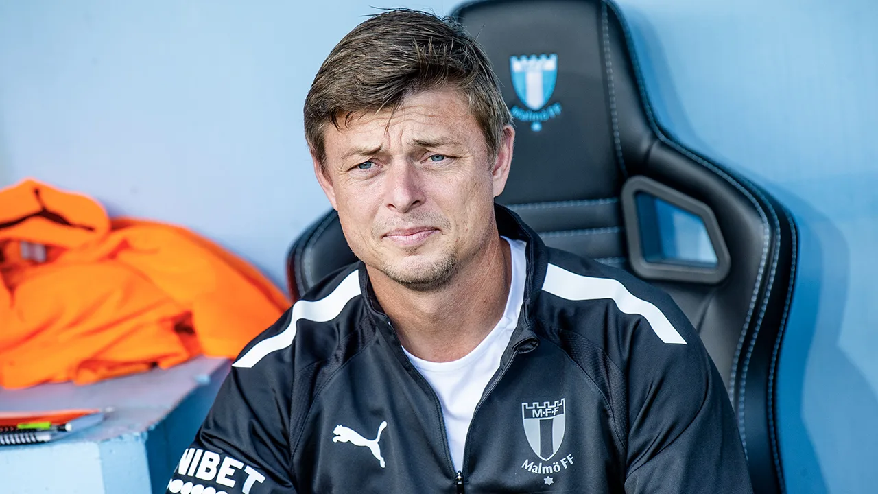 Nieuwe klus lonkt voor trainer Jon Dahl Tomasson