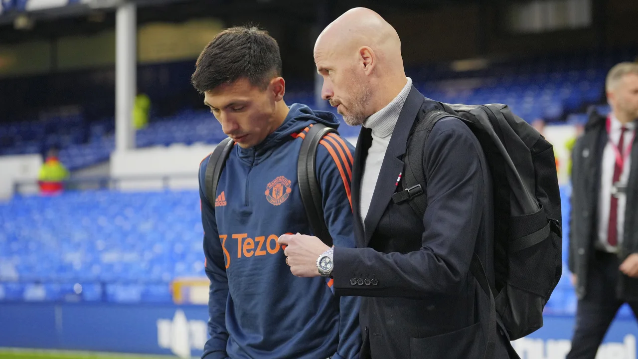 Martínez belde Ten Hag op: 'Ik kan naar Arsenal, maar als u mij wil kom ik naar United'