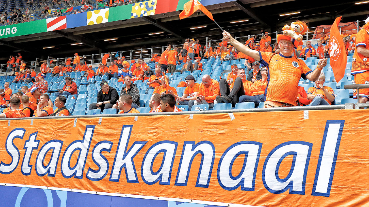 Einde verhaal voor grote Oranje-spandoeken door strengere FIFA-regels