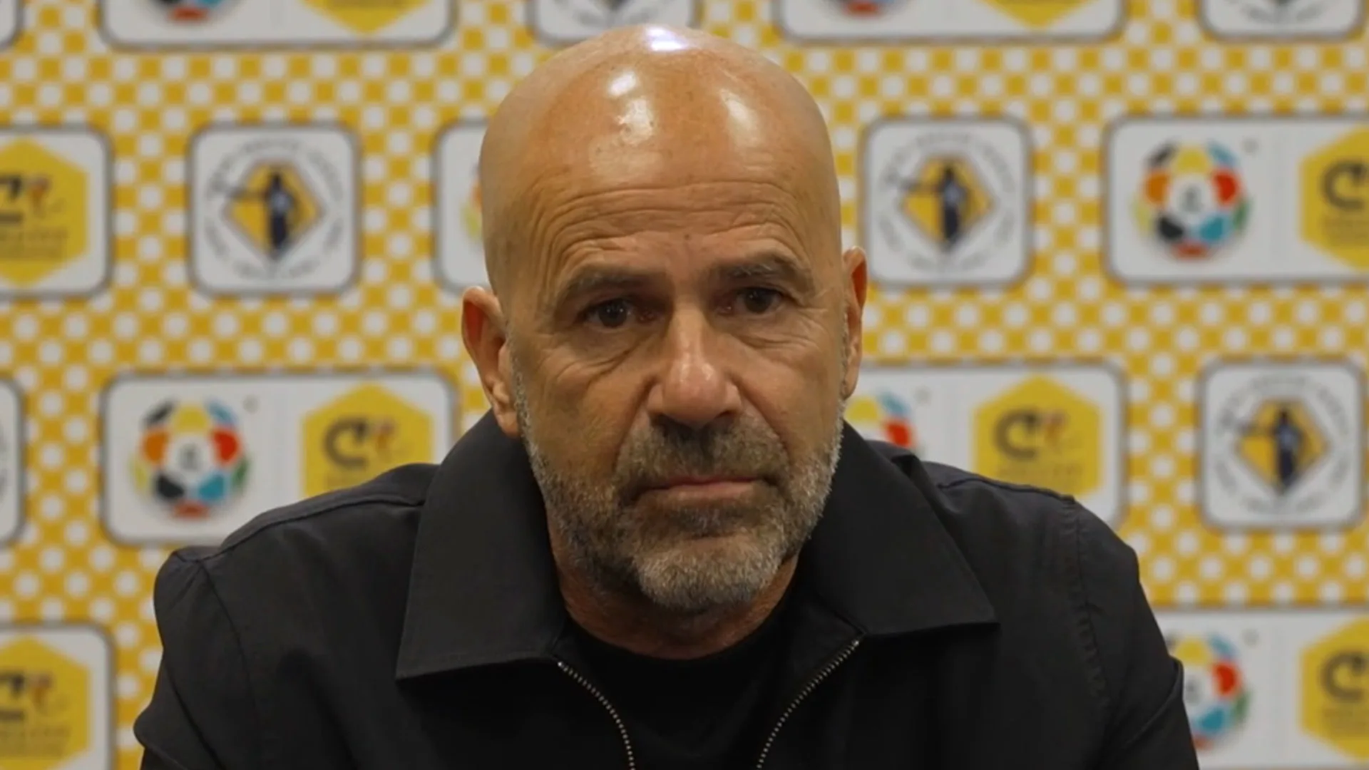 Bosz geraakt door slecht nieuws over Vitesse: 'Verschrikkelijk voor al die mensen!'