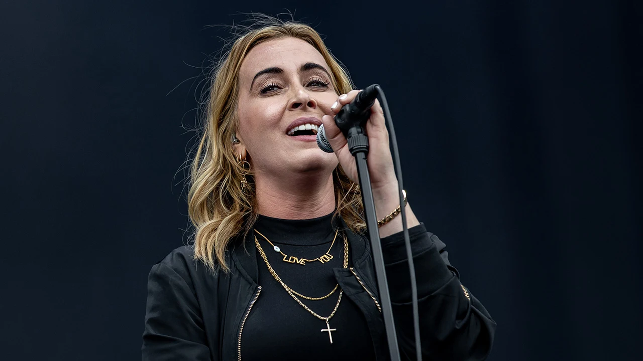 Anouk hoorde 'via via' dat ze tweede werd bij de keuze voor de Nederlandse Songfestival-inzending