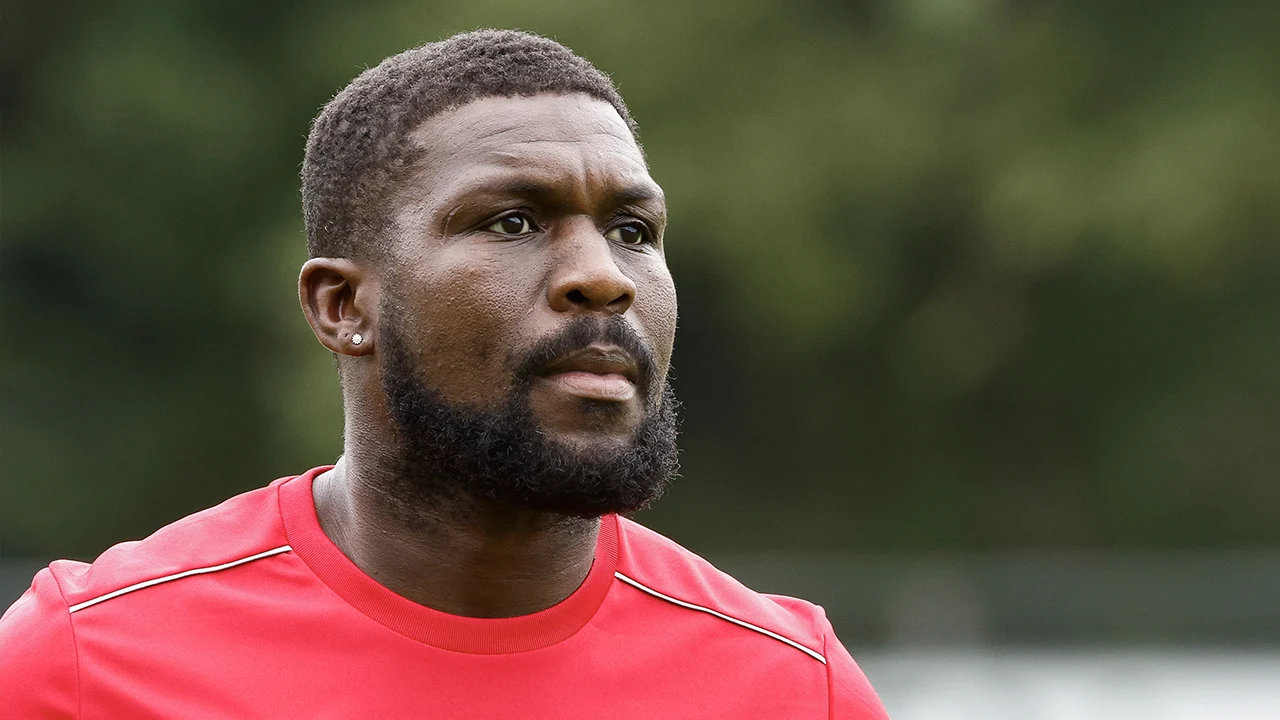 Royston Drenthe stopt definitief met voetballen: 'Wel even slikken'