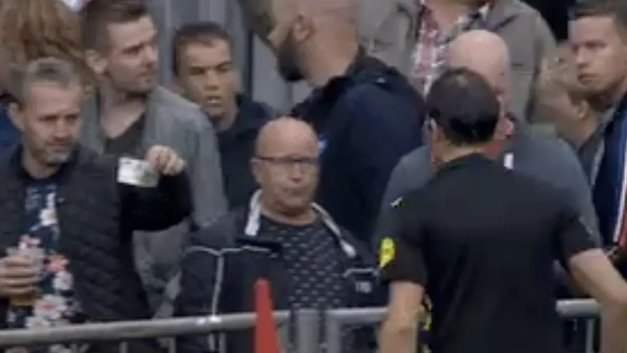 HAHA! Supporter probeert scheidsrechter Bas Nijhuis om te kopen