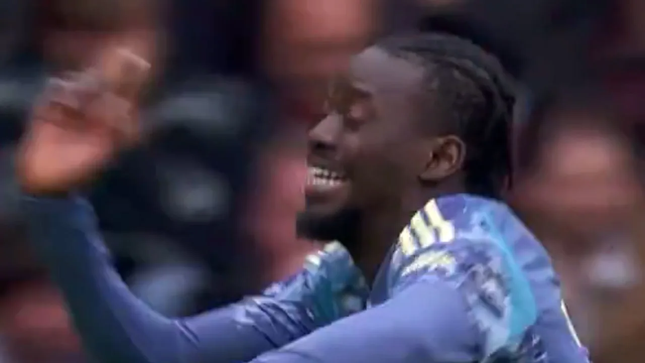 Videogoal: Bertrand Traoré verdubbelt voorsprong van Ajax in topper tegen PSV