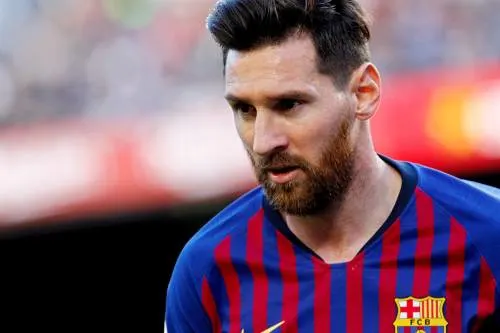 Barcelona met trefzekere Messi onderuit