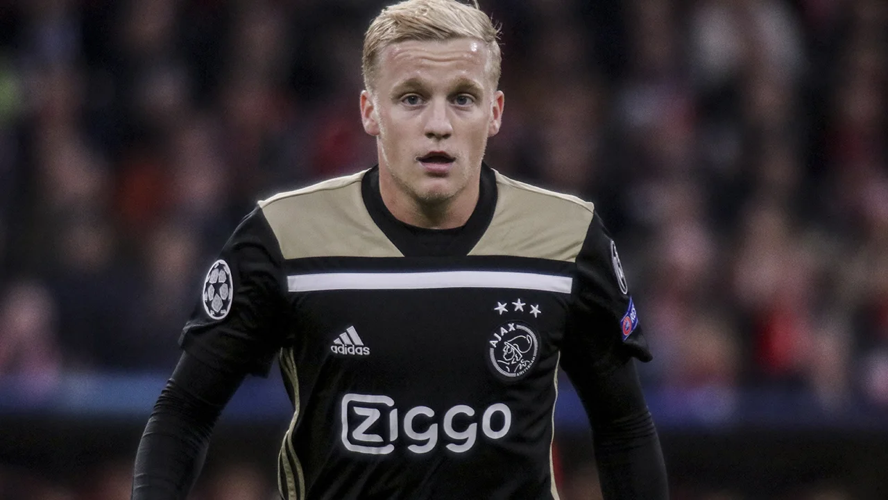 Keert Donny van de Beek terug bij Ajax? 'Zou niet eens zo'n hele gekke aanwinst zijn'