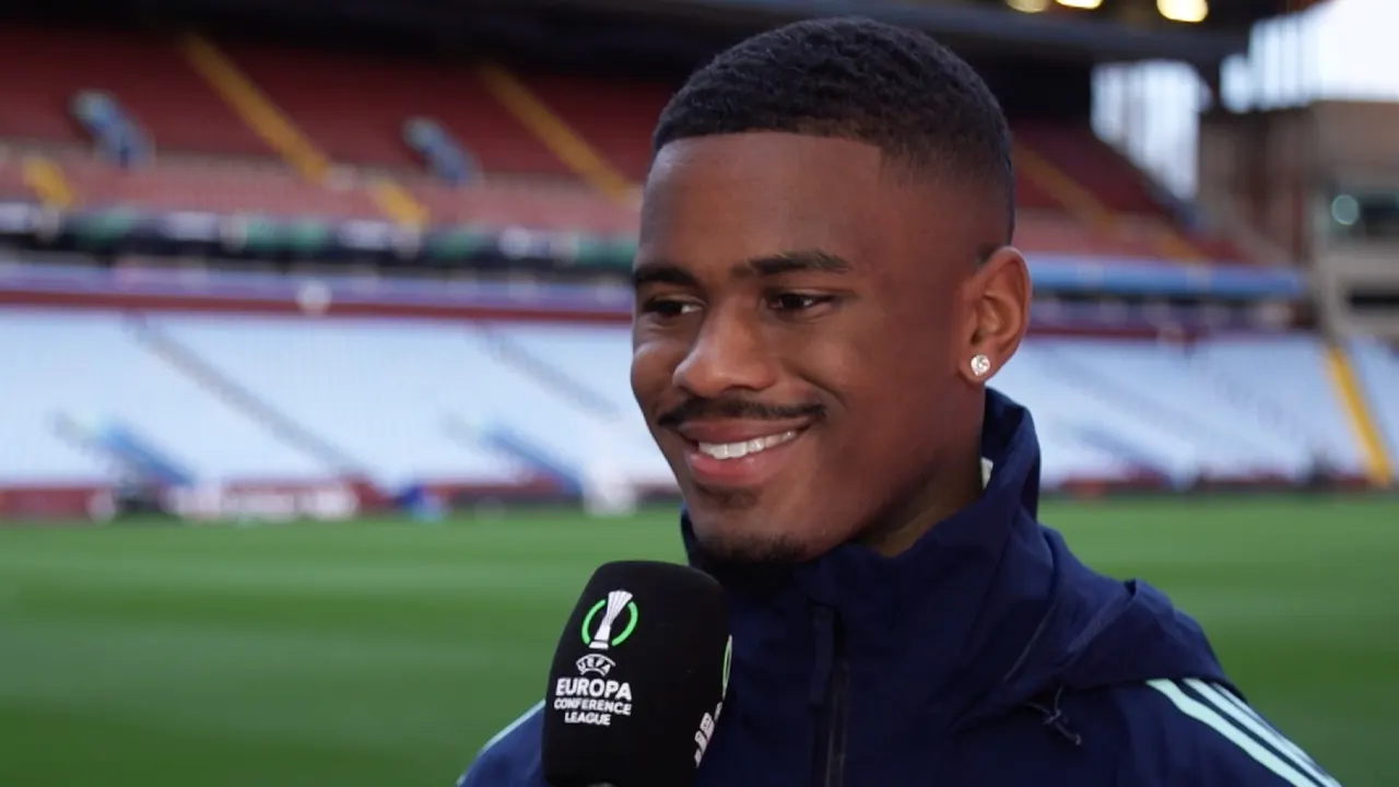 Hato over contractverlenging bij Ajax: 'Ik wil eerst kampioen worden!'