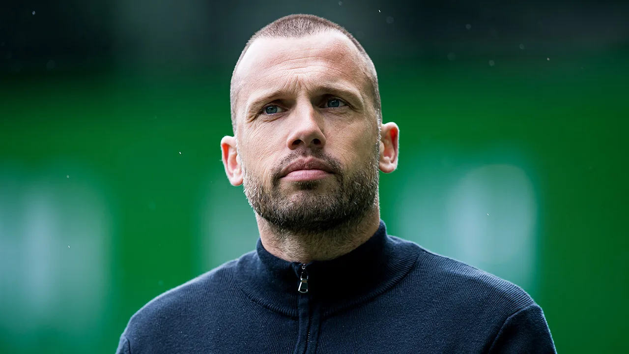 Officieel: John Heitinga keert terug als hoofdtrainer van Ajax