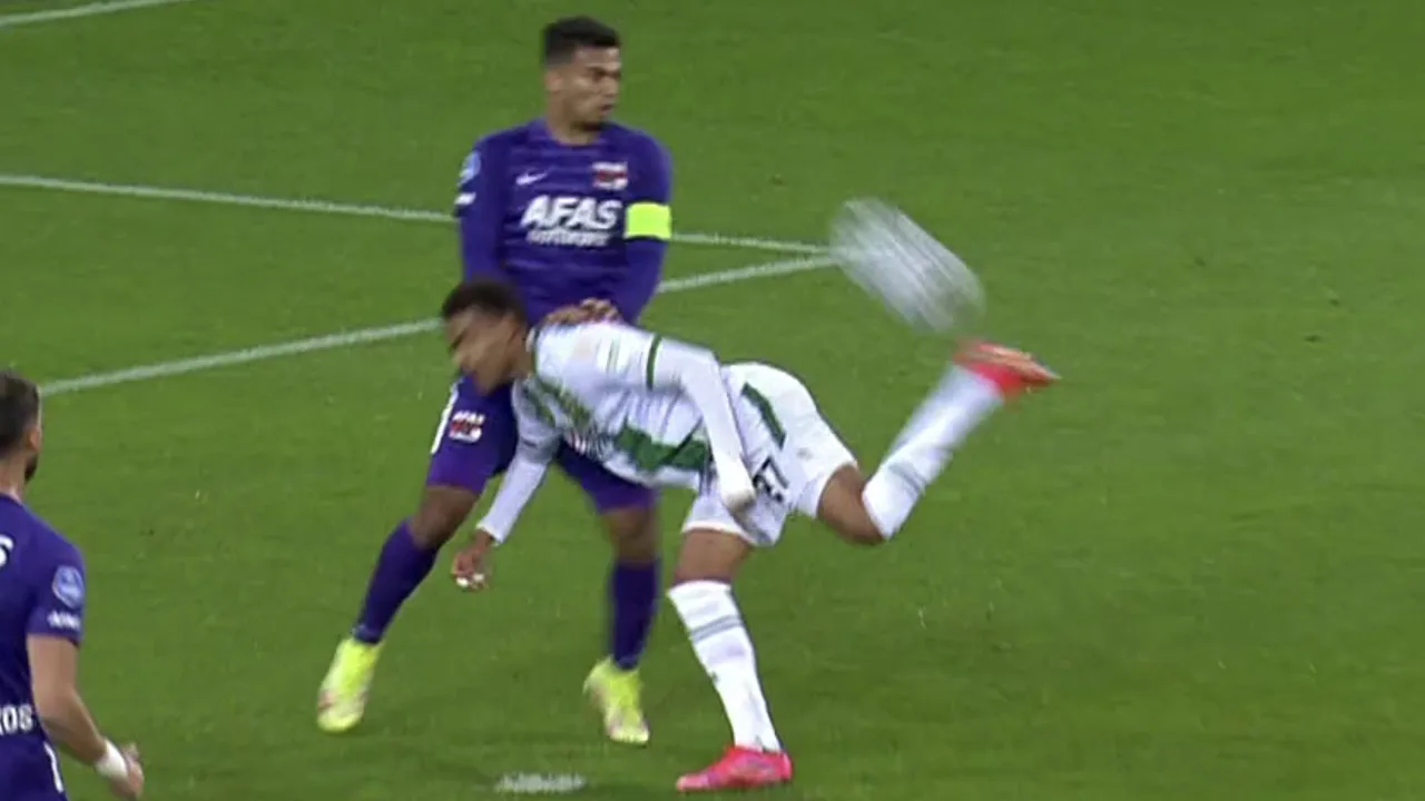 WERELDGOAL: Ngonge scoort met WEERGALOZE scorpion kick tegen AZ