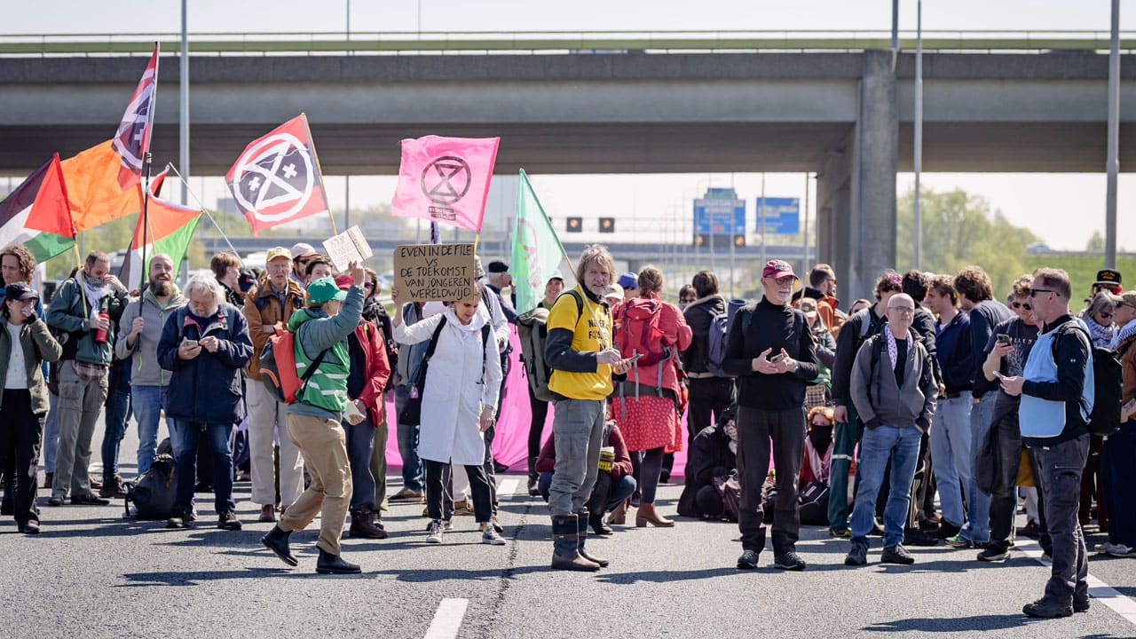 Extinction Rebellion opnieuw op A12, politie kan actie niet voorkomen