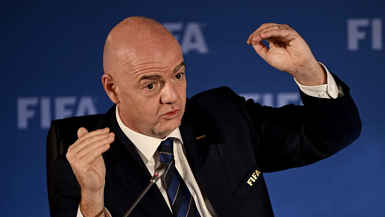 Infantino roept Rusland en Oekraïne op tot staakt-het-vuren tijdens WK