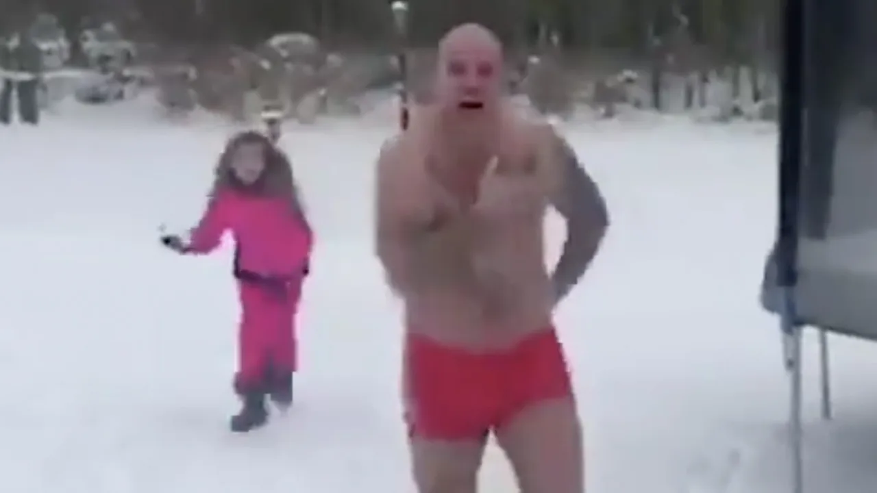 Andy van der Meijde duikt de sneeuw in