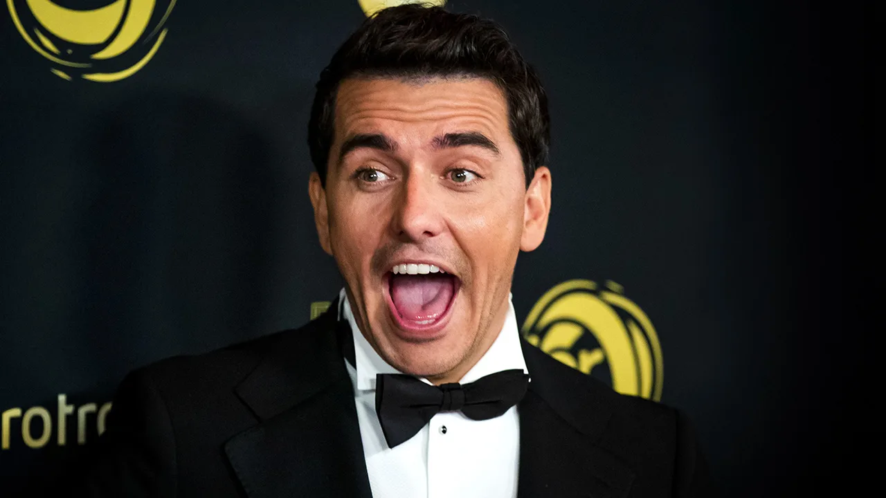 Jan Smit pakt hoofdrol bij opvallende examenstunt: ‘Deze man…’